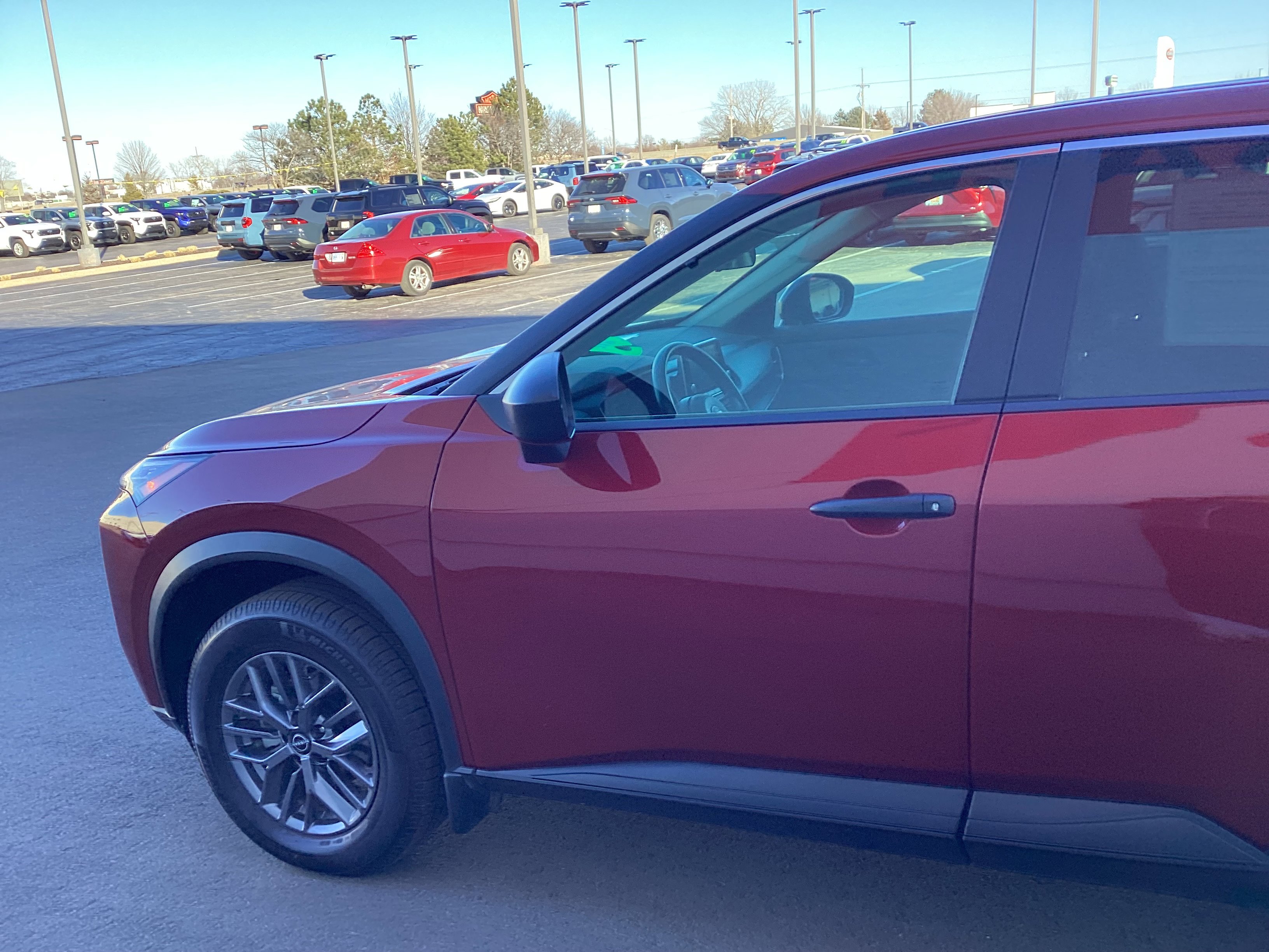 Used 2023 Nissan Rogue S image 9