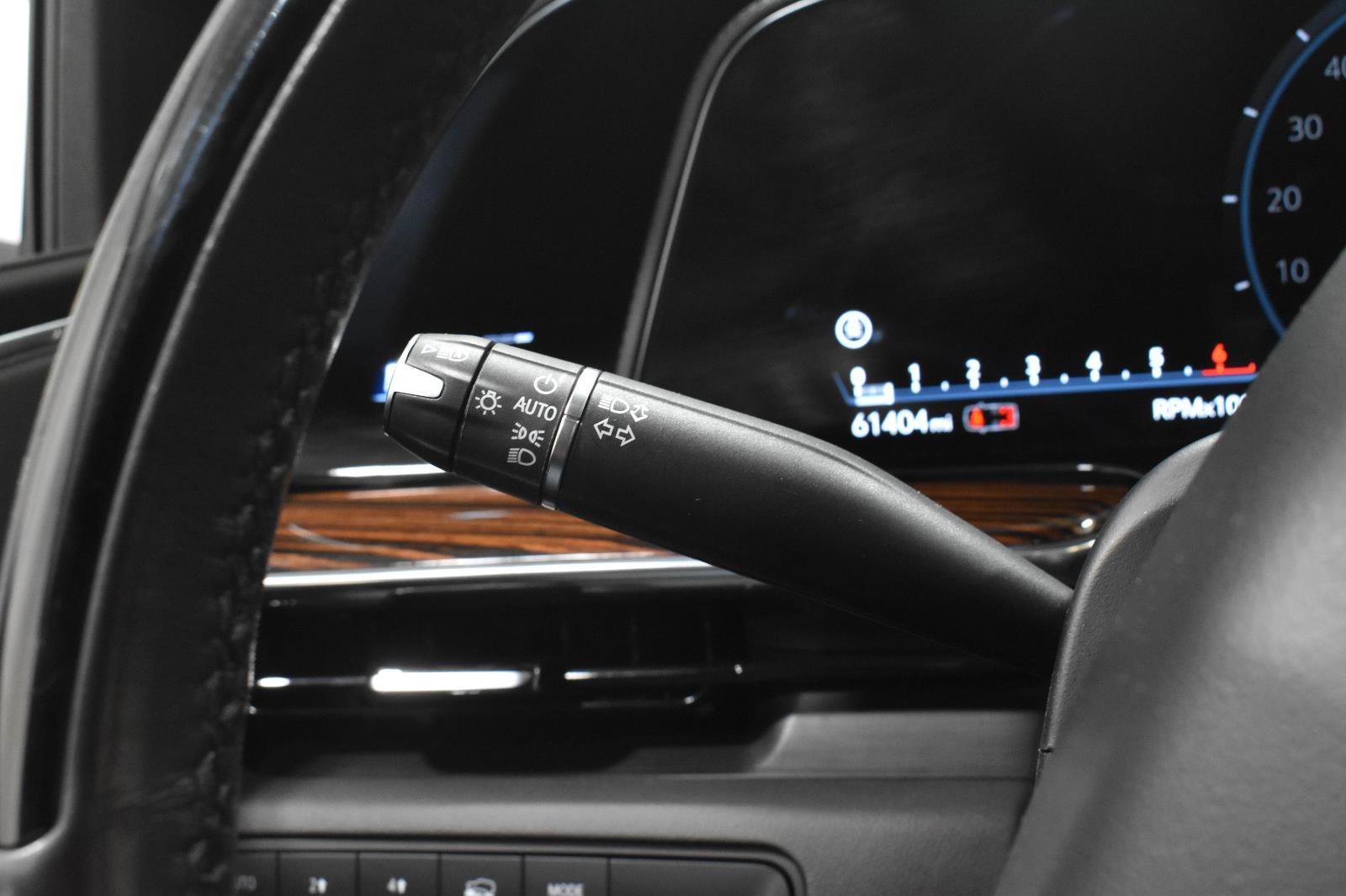 Used 2023 Cadillac Escalade ESV Premium Luxury w/ LPO, Floor Liner Package AWD/4WD image 14