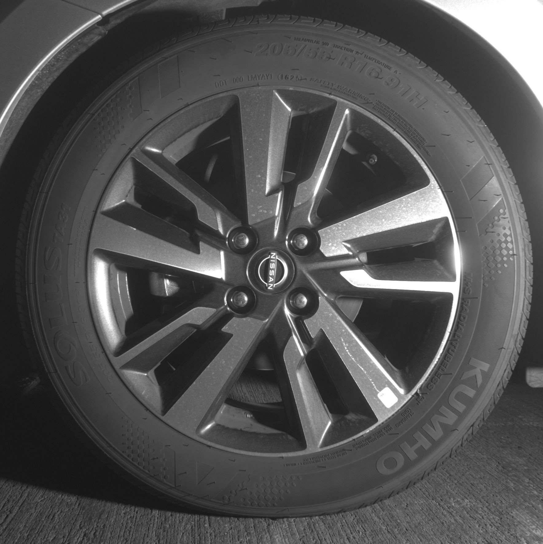 Used 2025 Nissan Versa SV image 12