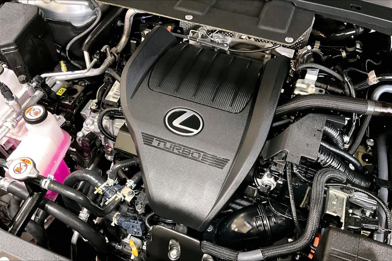 Used 2025 Lexus TX 500h AWD w/ Technology Package image 31