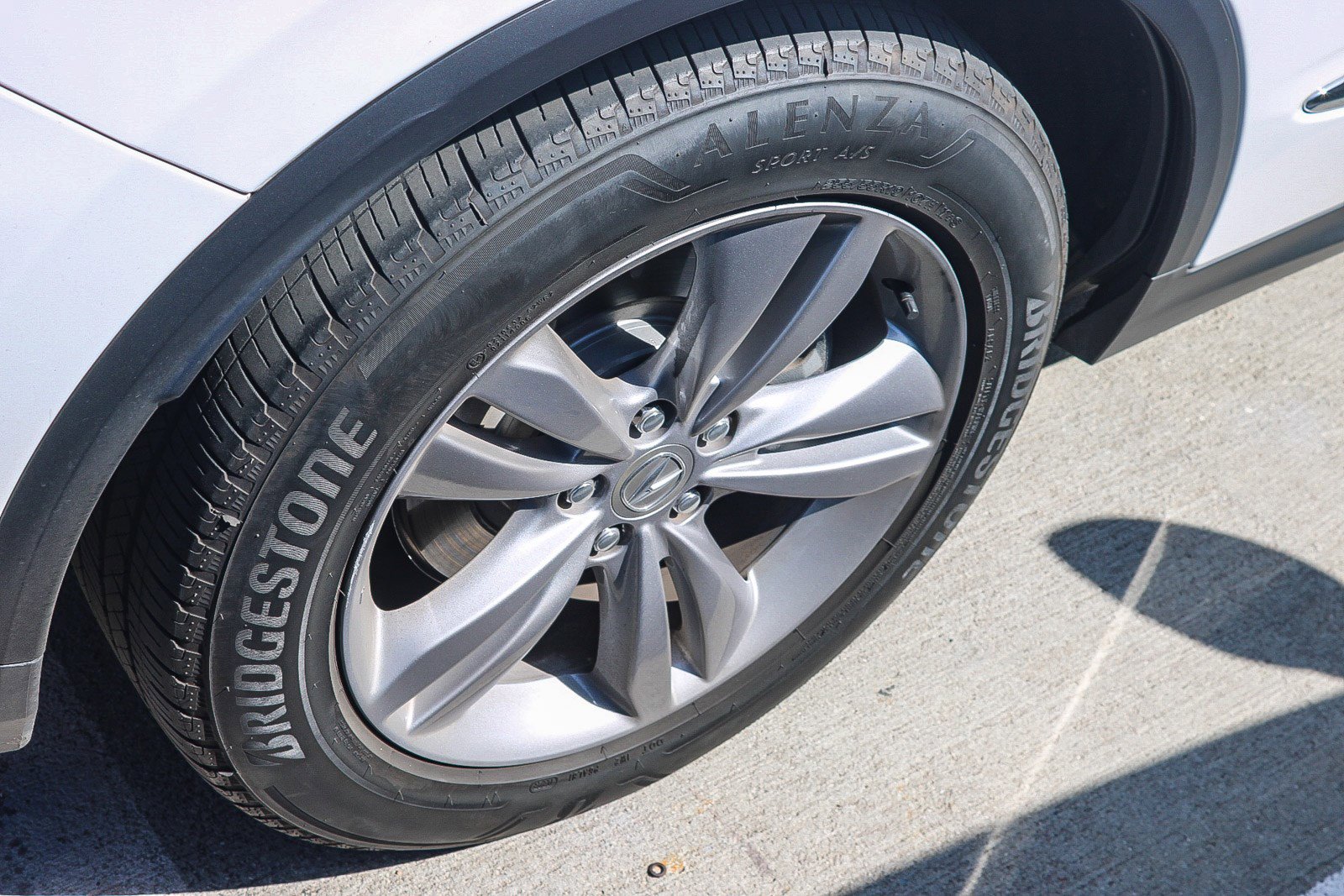 Used 2023 Acura MDX SH-AWD image 16