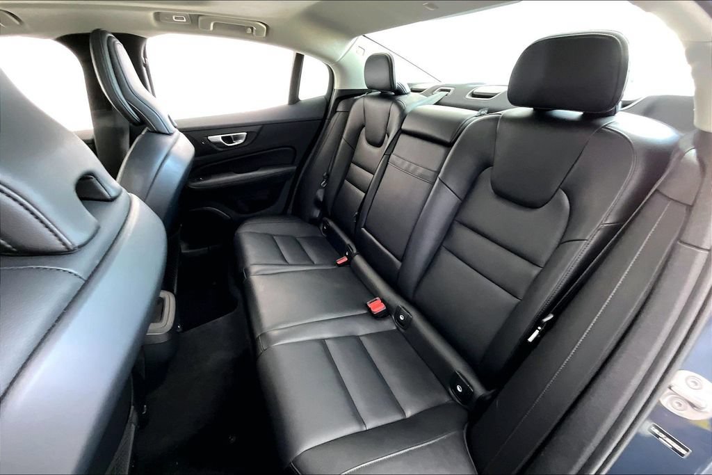 Used 2025 Volvo S60 B5 Core FWD image 34