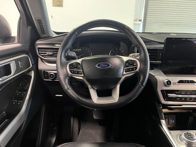 Used 2023 Ford Explorer XLT w/ Equipment Group 202A image 21