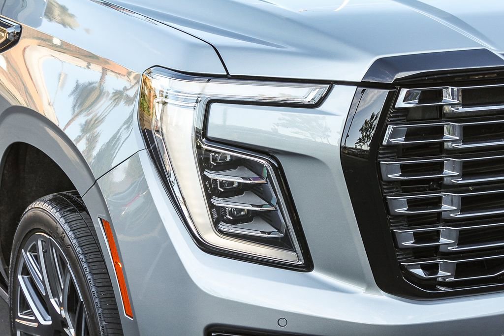 Used 2025 GMC Yukon XL Denali Ultimate w/ LPO, Floor Liner Package image 4