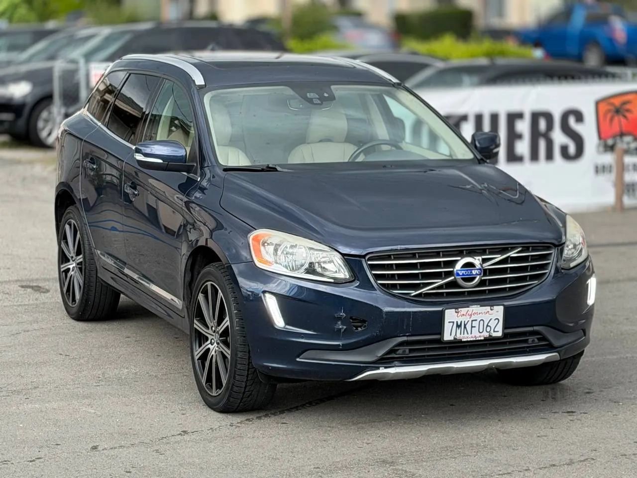 Used 2015 Volvo XC60 T5 AWD/4WD image 3