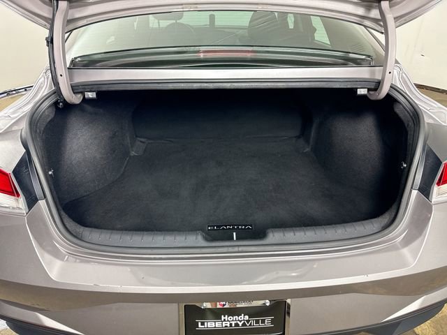 Used 2023 Hyundai Elantra SEL w/ Convenience Package FWD image 8