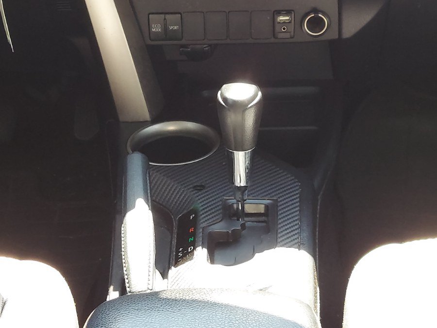 Used 2015 Toyota RAV4 LE AWD/4WD image 14