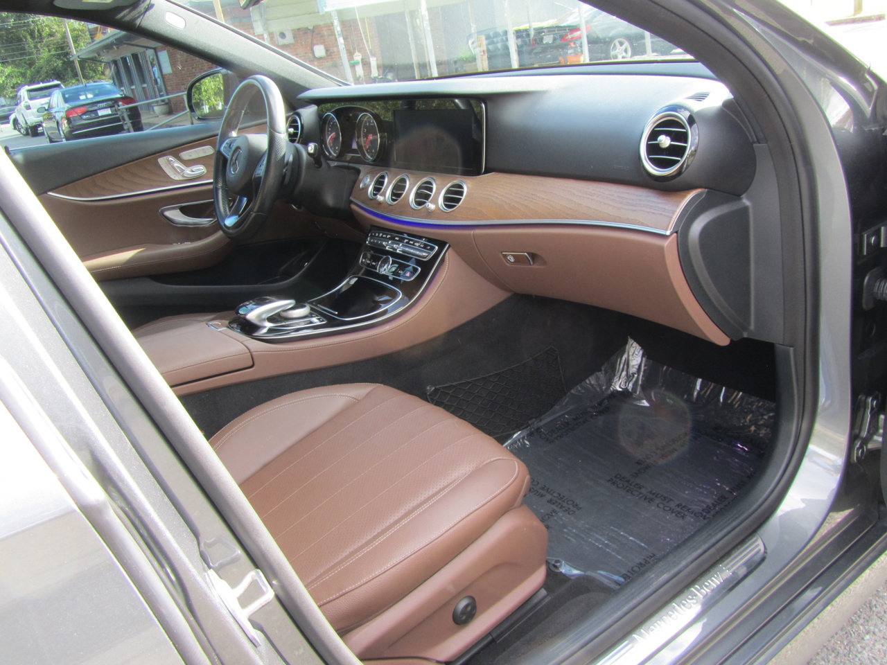 Used 2017 Mercedes-Benz E 300 image 21