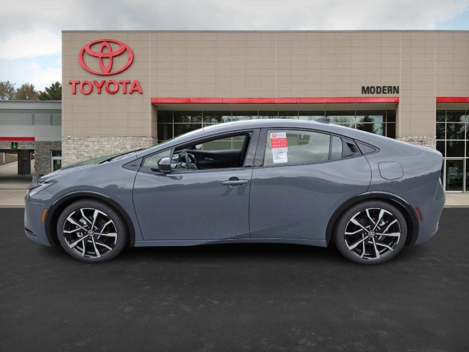 New 2025 Toyota Prius Plug-In Hybrid image 8