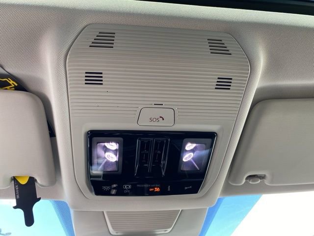 New 2025 Volkswagen Tiguan SE image 43