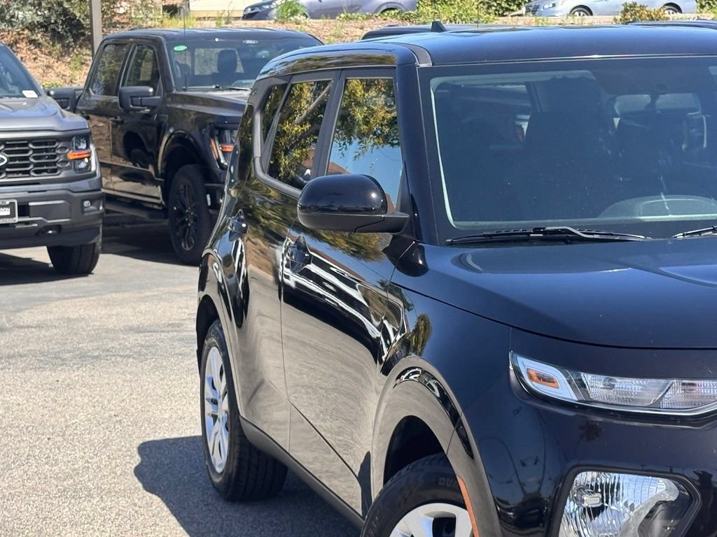 Used 2022 Kia Soul LX FWD image 5