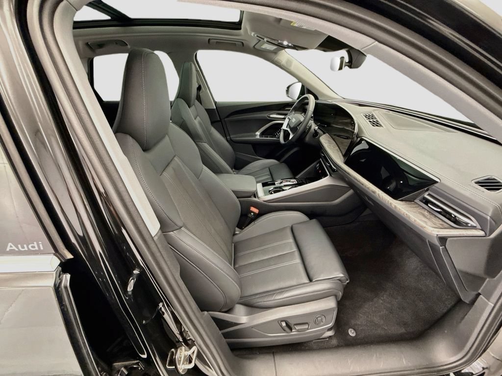 Certified 2025 Audi Q5 Premium w/ Premium Plus AWD/4WD image 19