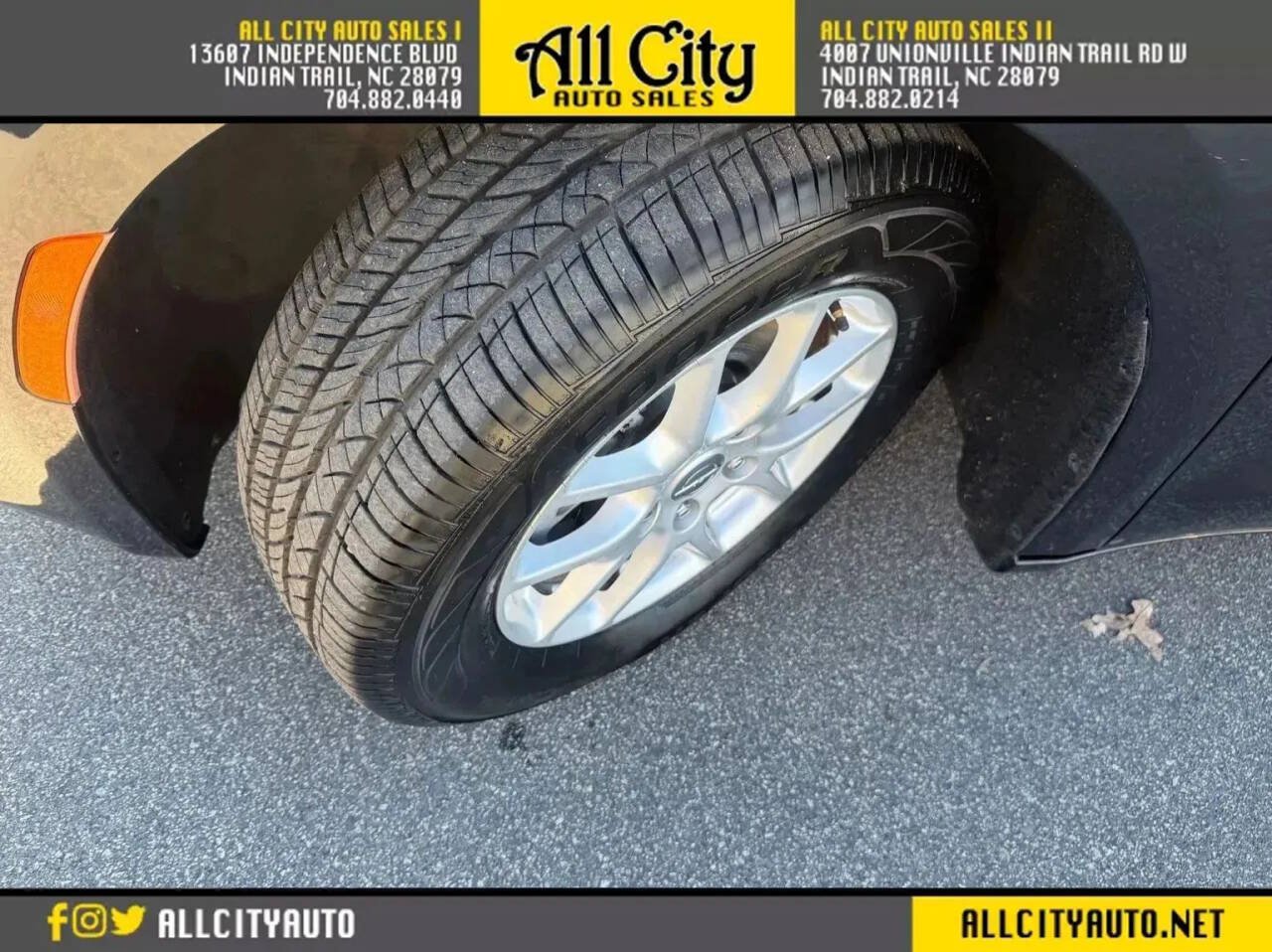 Used 2020 Chrysler Voyager Lxi FWD image 40
