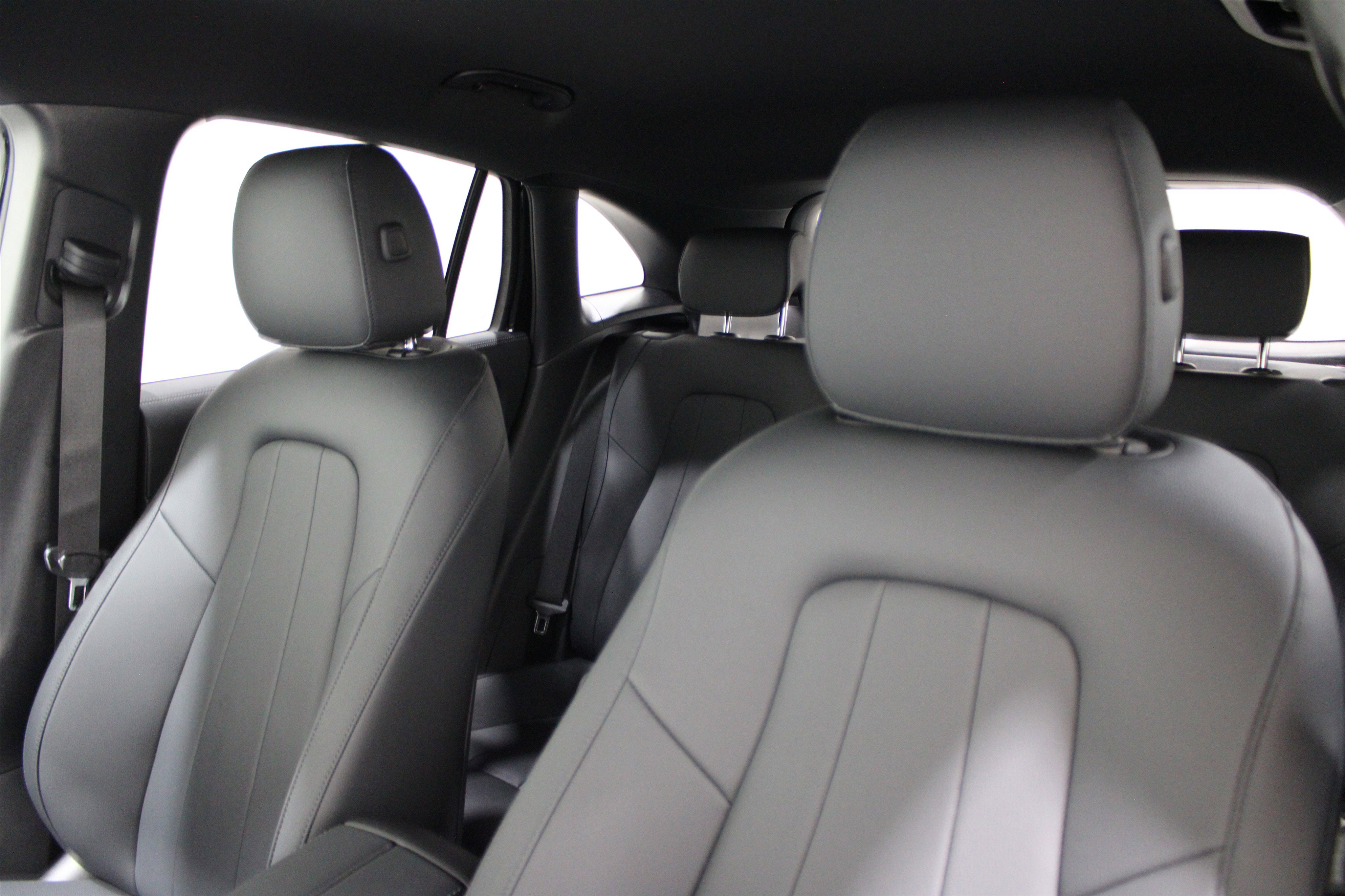 Used 2025 Mercedes-Benz GLA 250 4MATIC image 5