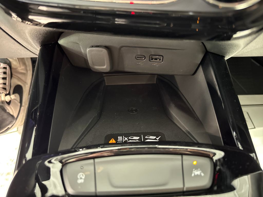 New 2026 Chevrolet Trax RS w/ Sunroof Package FWD image 21