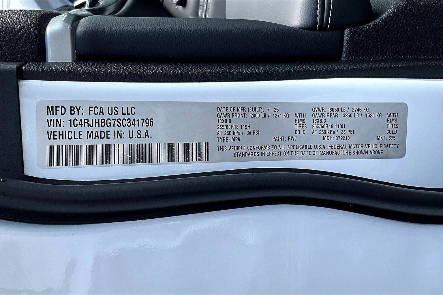 New 2025 Jeep Grand Cherokee Limited w/ Trailer Tow Package image 8