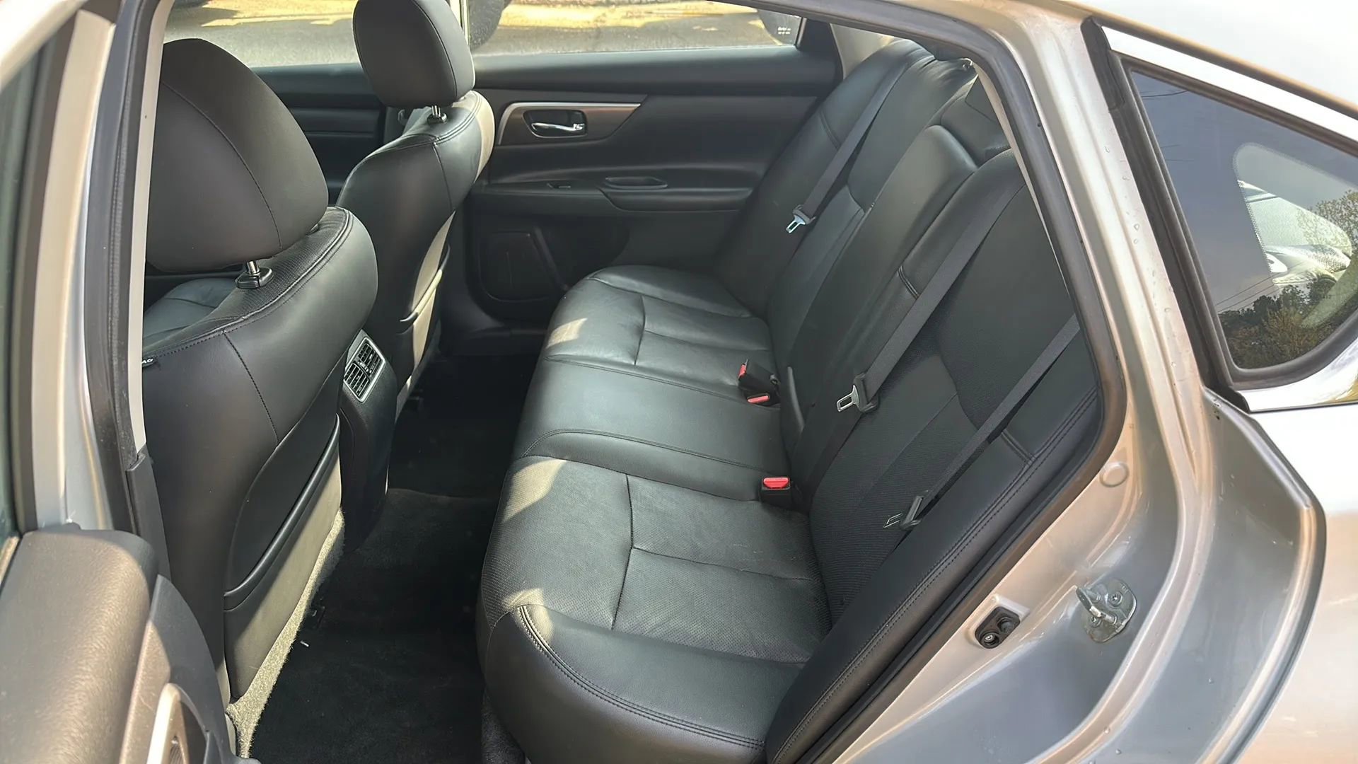 Used 2015 Nissan Altima 2.5 SL w/ Technology Package image 17