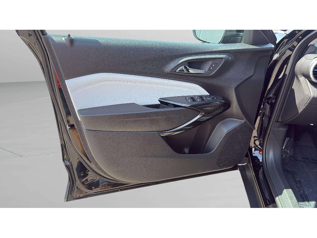New 2026 Chevrolet Trax LT w/ Sunroof Package FWD image 11