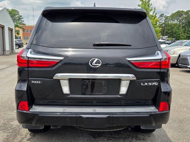 Used 2017 Lexus LX 570 4WD w/ Luxury Package image 4
