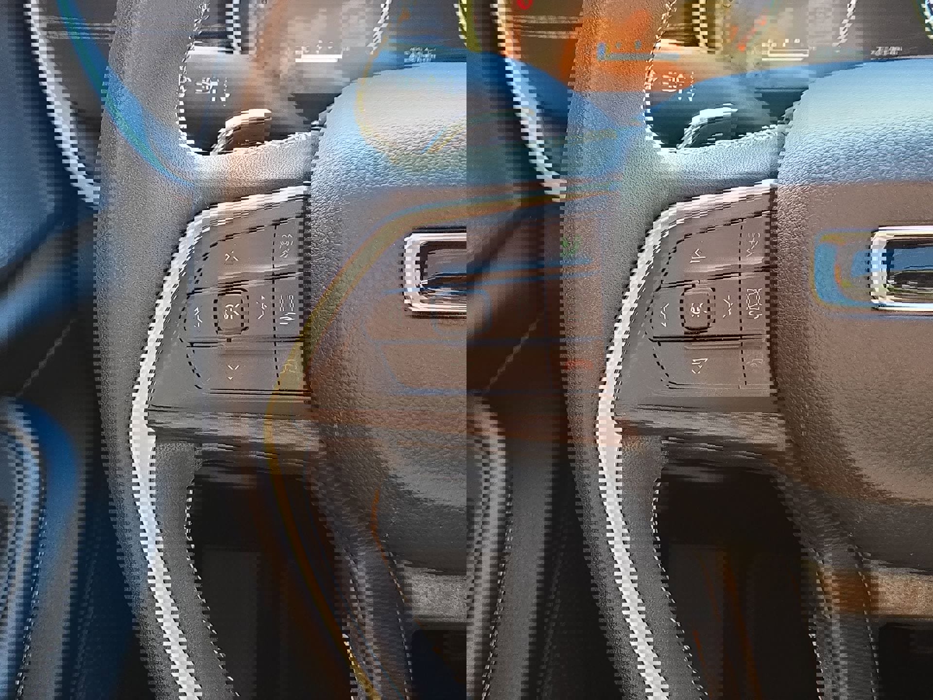 Used 2025 Jeep Grand Cherokee Altitude image 21