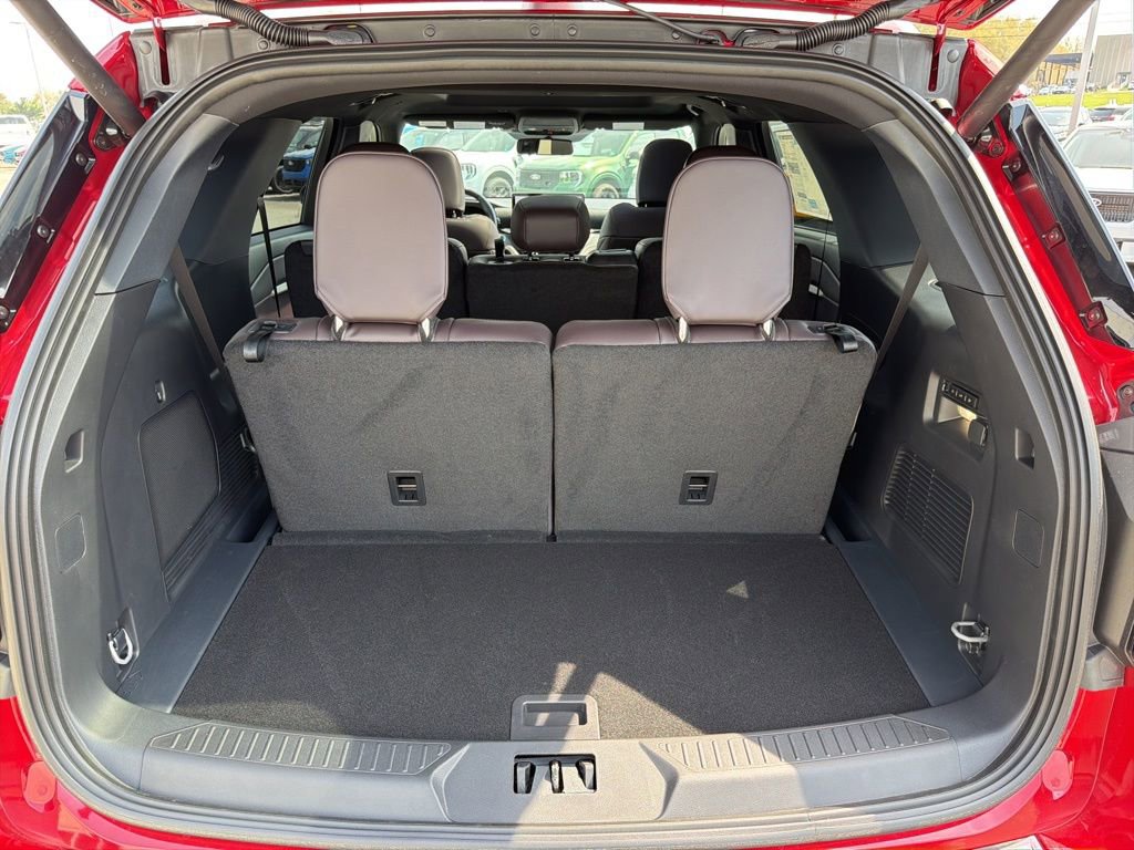 New 2026 Ford Explorer Platinum image 17