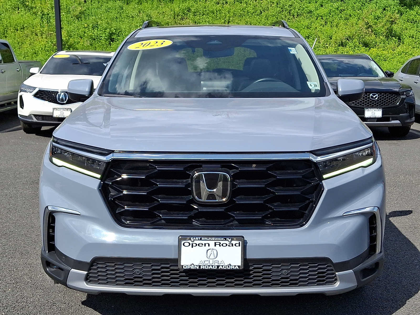 Used 2023 Honda Pilot Touring image 2