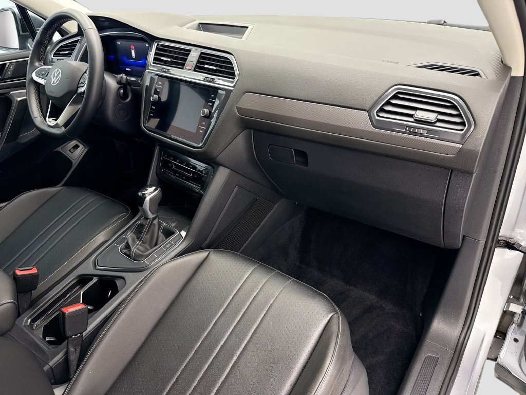 Used 2022 Volkswagen Tiguan SE FWD image 15