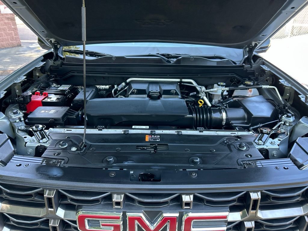 Used 2025 GMC Canyon AT4 w/ AT4X Package AWD/4WD image 10