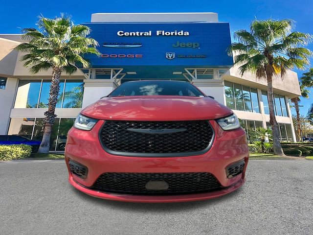 New 2026 Chrysler Pacifica Limited w/ S Appearance Package image 3