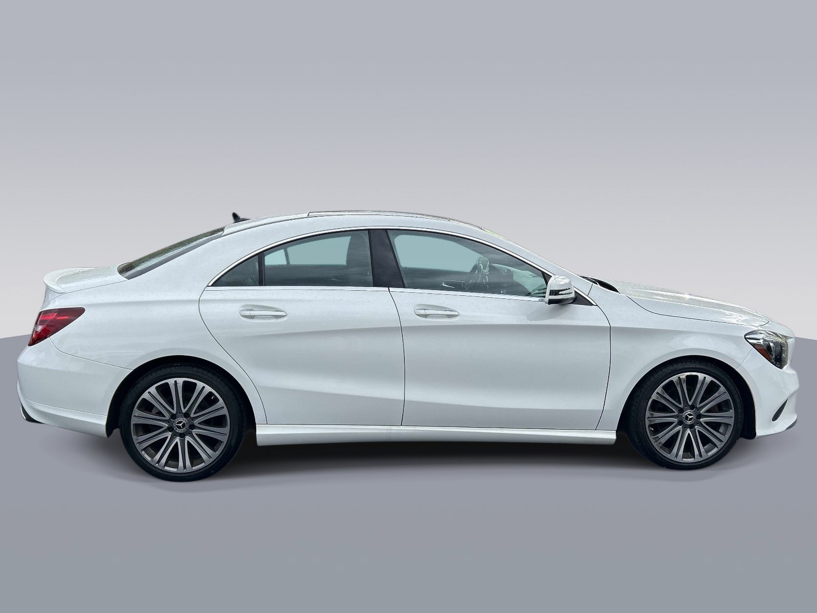 Used 2019 Mercedes-Benz CLA 250 4MATIC image 2
