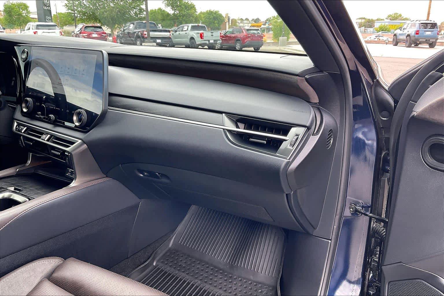 Used 2025 Lexus RX 450h AWD w/ Convenience Package image 17