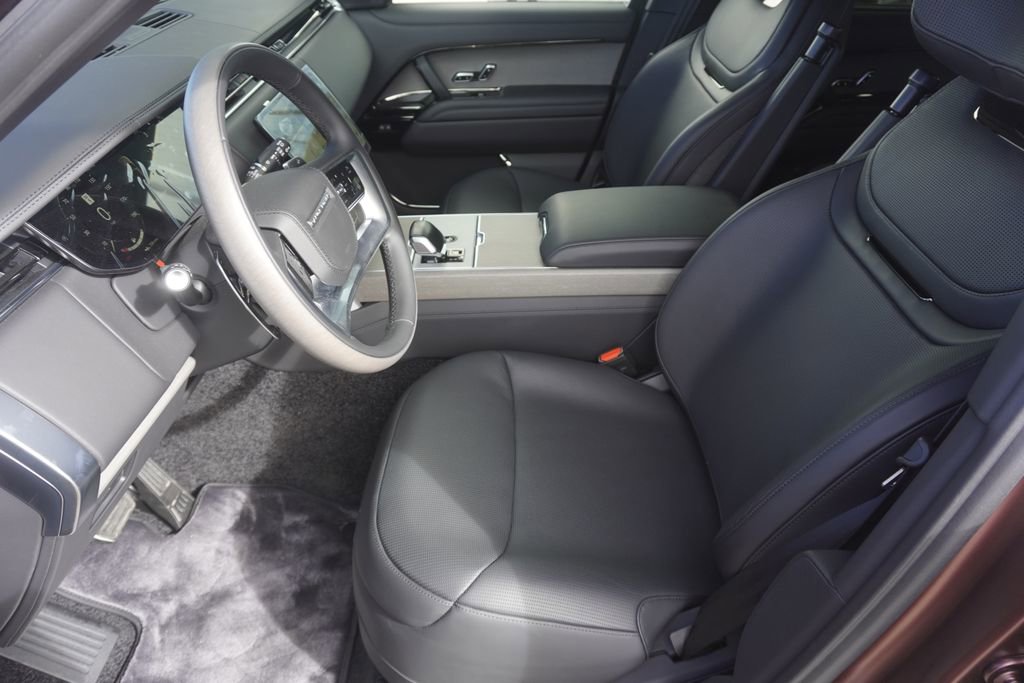 New 2026 Land Rover Range Rover SV image 19