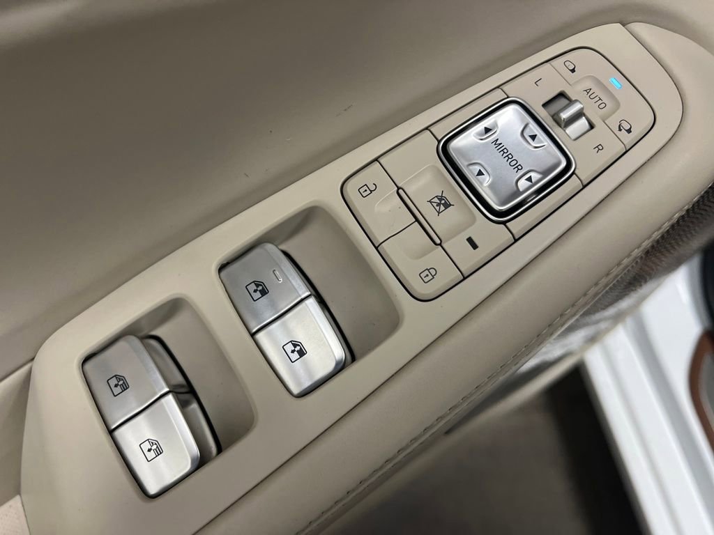 Used 2020 Genesis G90 5.0 Ultimate image 14