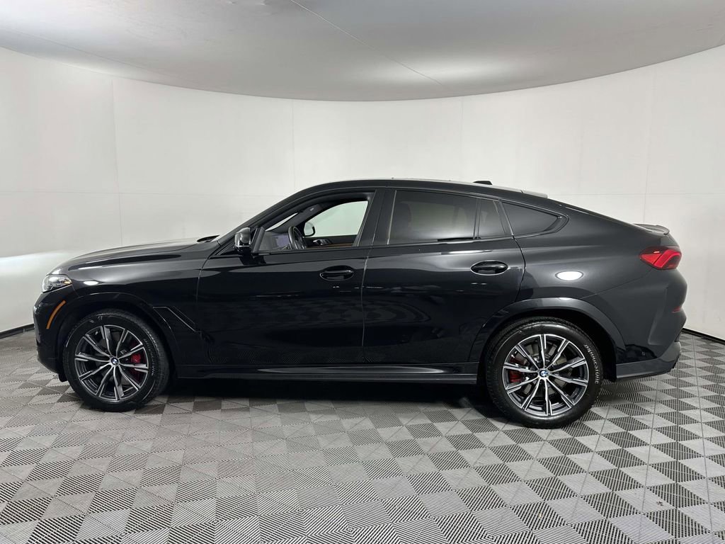 Used 2025 BMW X6 M60i w/ Parking Assistance Package image 11
