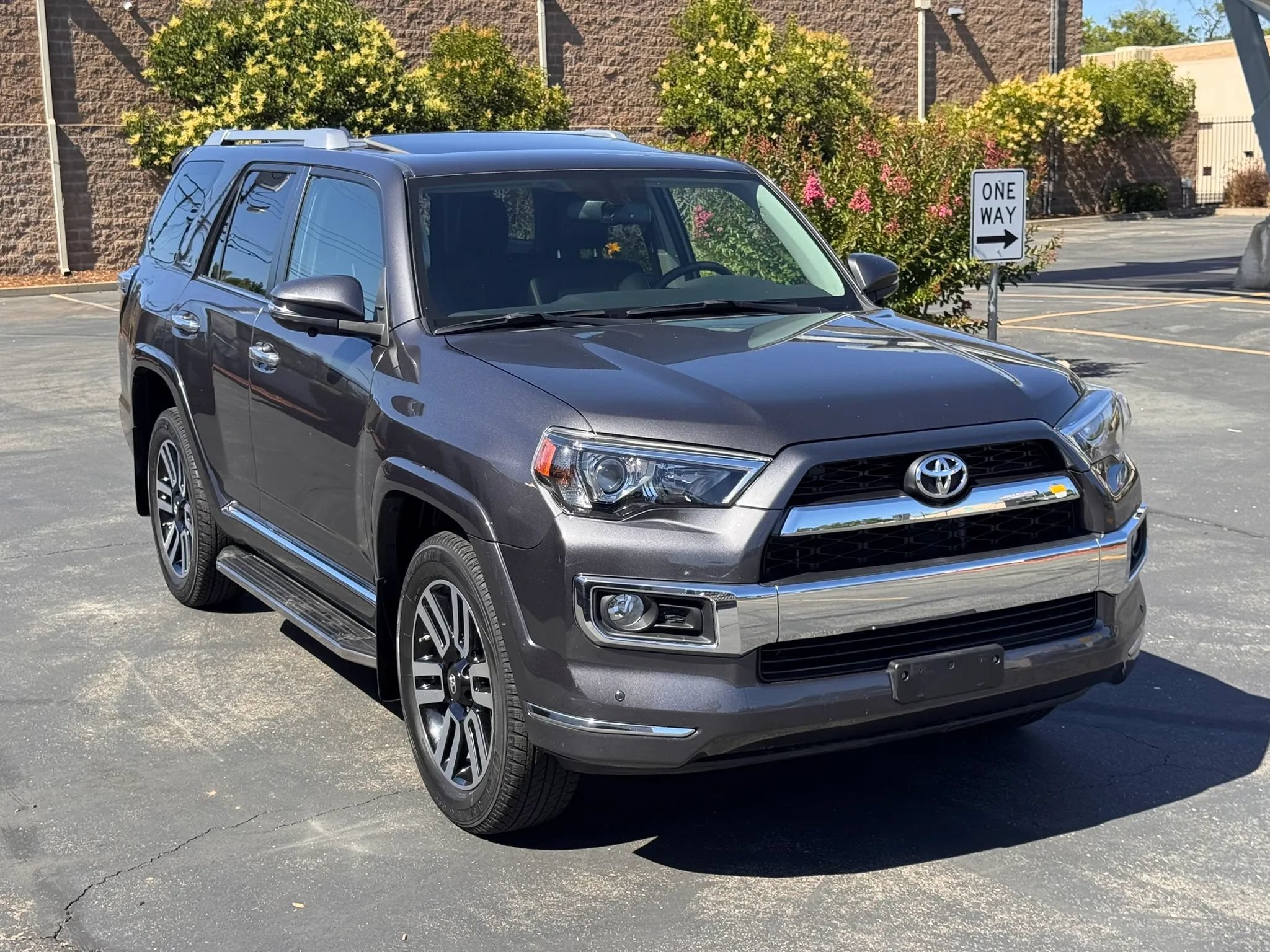 Used 2018 Toyota 4Runner Limited AWD/4WD image 8