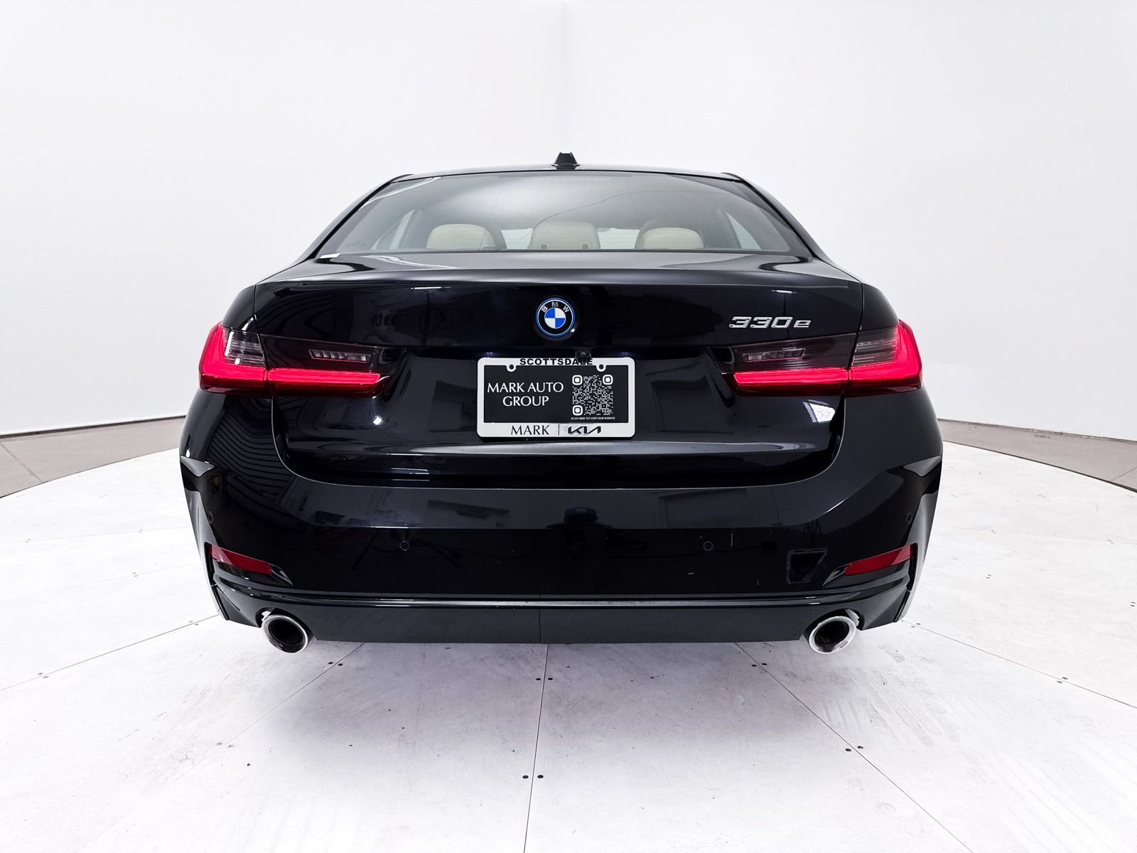 Used 2023 BMW 330e RWD image 18