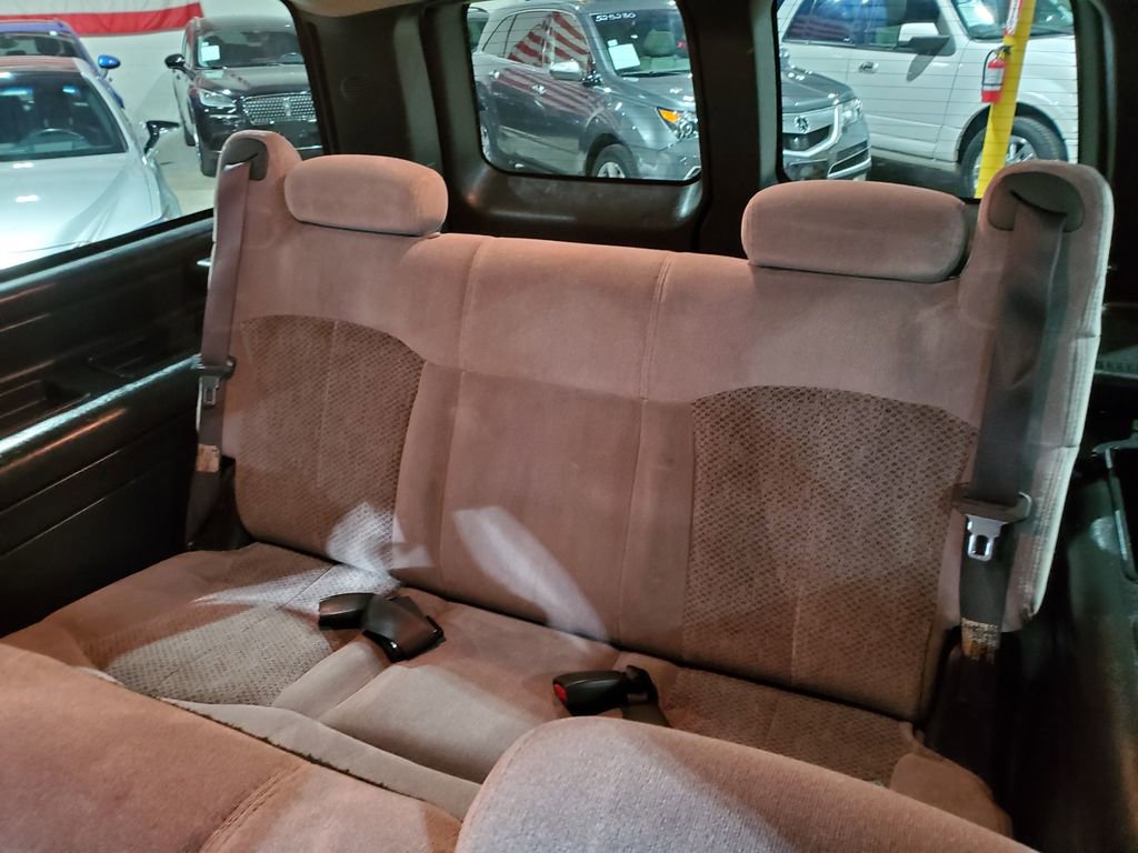 Used 2001 Chevrolet Suburban LS w/ LS Preferred Equipment Group image 24