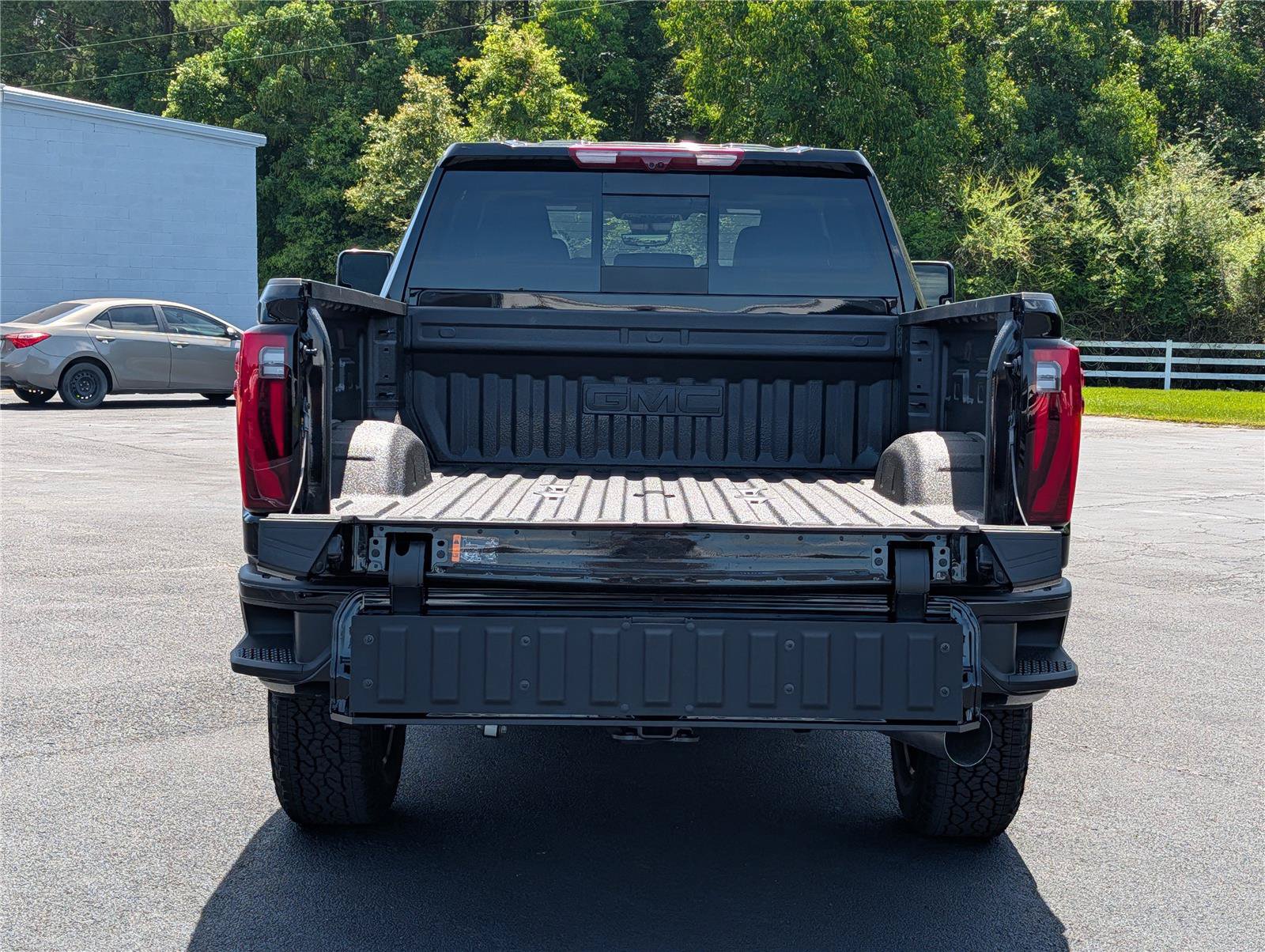 New 2026 GMC Sierra 2500 Denali w/ Denali Reserve Package AWD/4WD image 5