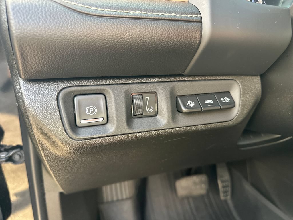 Used 2022 GMC Acadia SLT w/ Elevation Edition FWD image 18