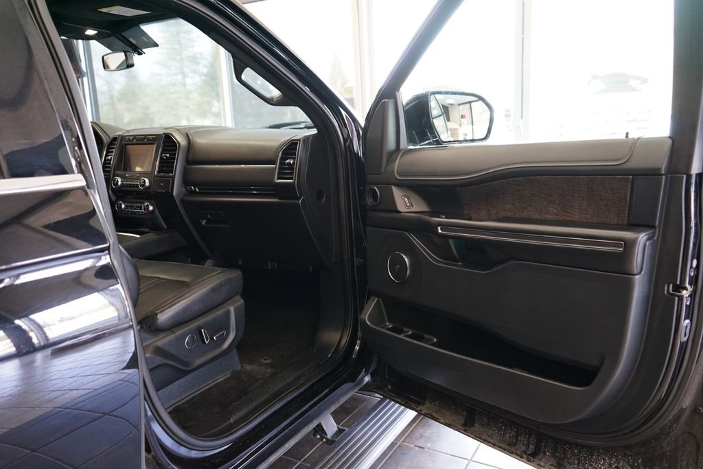 Used 2018 Ford Expedition Limited image 44