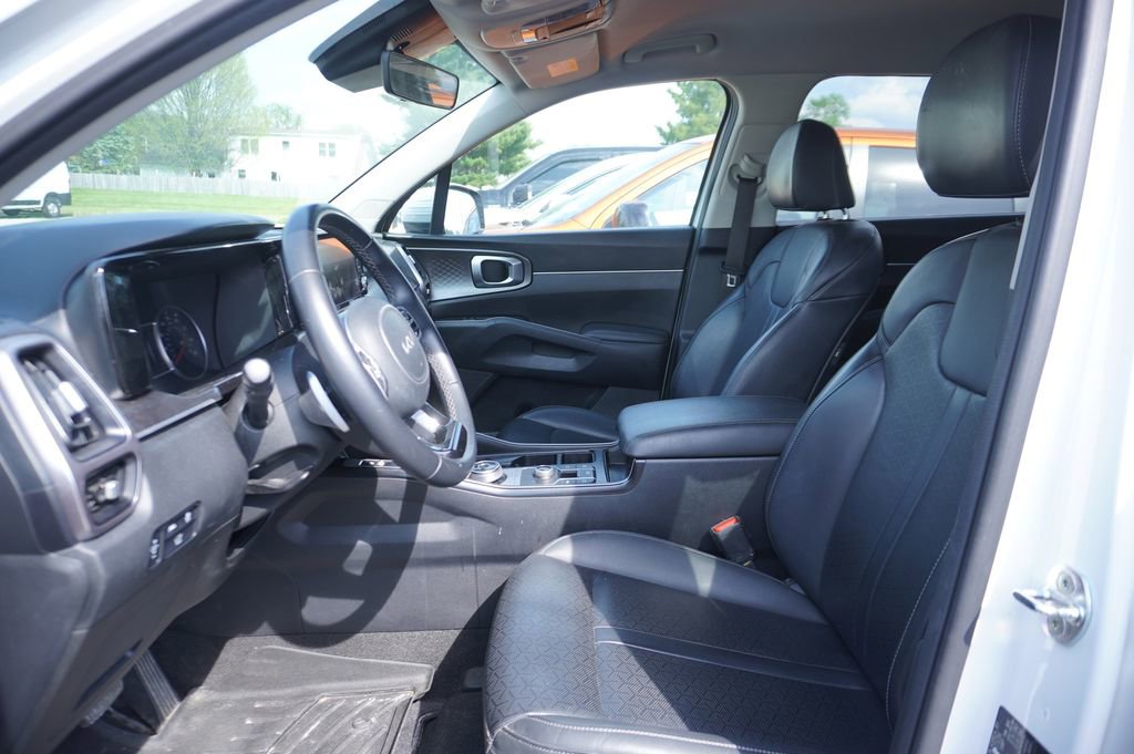 Used 2022 Kia Sorento EX AWD/4WD image 2