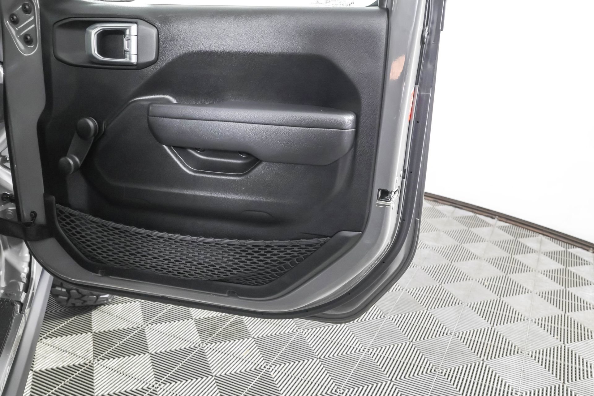 Used 2022 Jeep Wrangler Sport AWD/4WD image 41