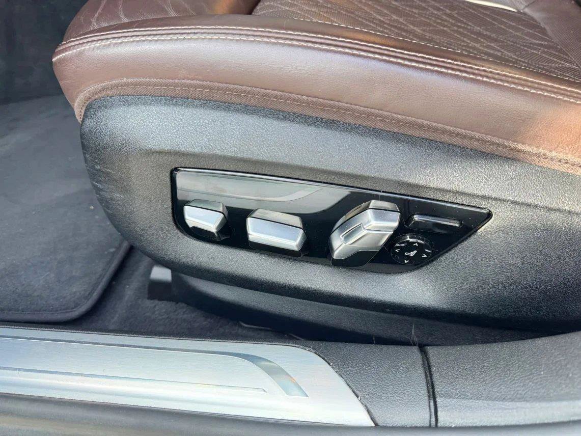 Used 2020 BMW 750i xDrive w/ Executive Package AWD/4WD image 10