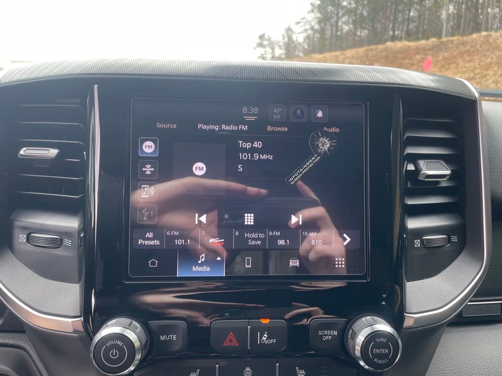 New 2026 RAM 1500 4x4 Crew Cab image 15