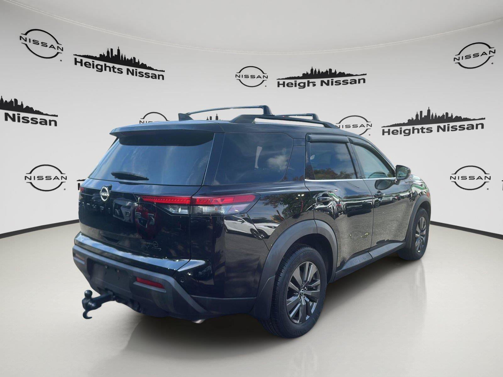 Used 2022 Nissan Pathfinder SV w/ SV Premium Package AWD/4WD image 5