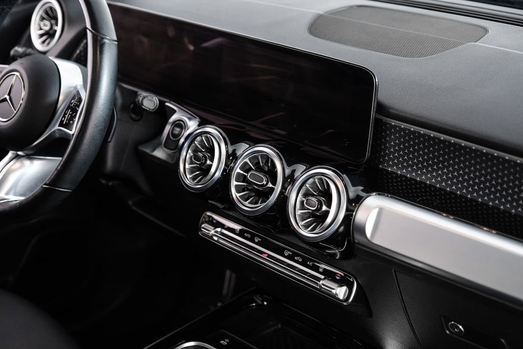 Used 2024 Mercedes-Benz EQB 250+ w/ Winter Package image 21