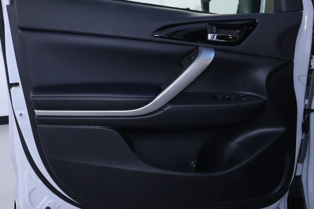 Used 2024 Mitsubishi Eclipse Cross SE image 10