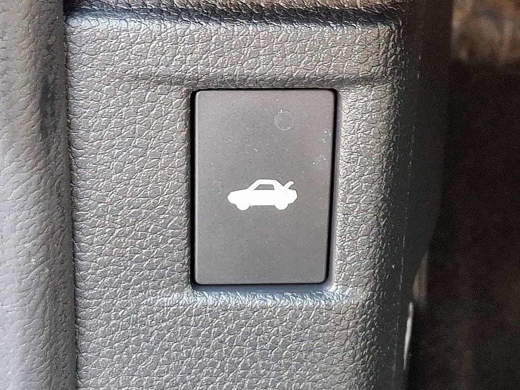 Used 2025 Honda Accord LX image 24