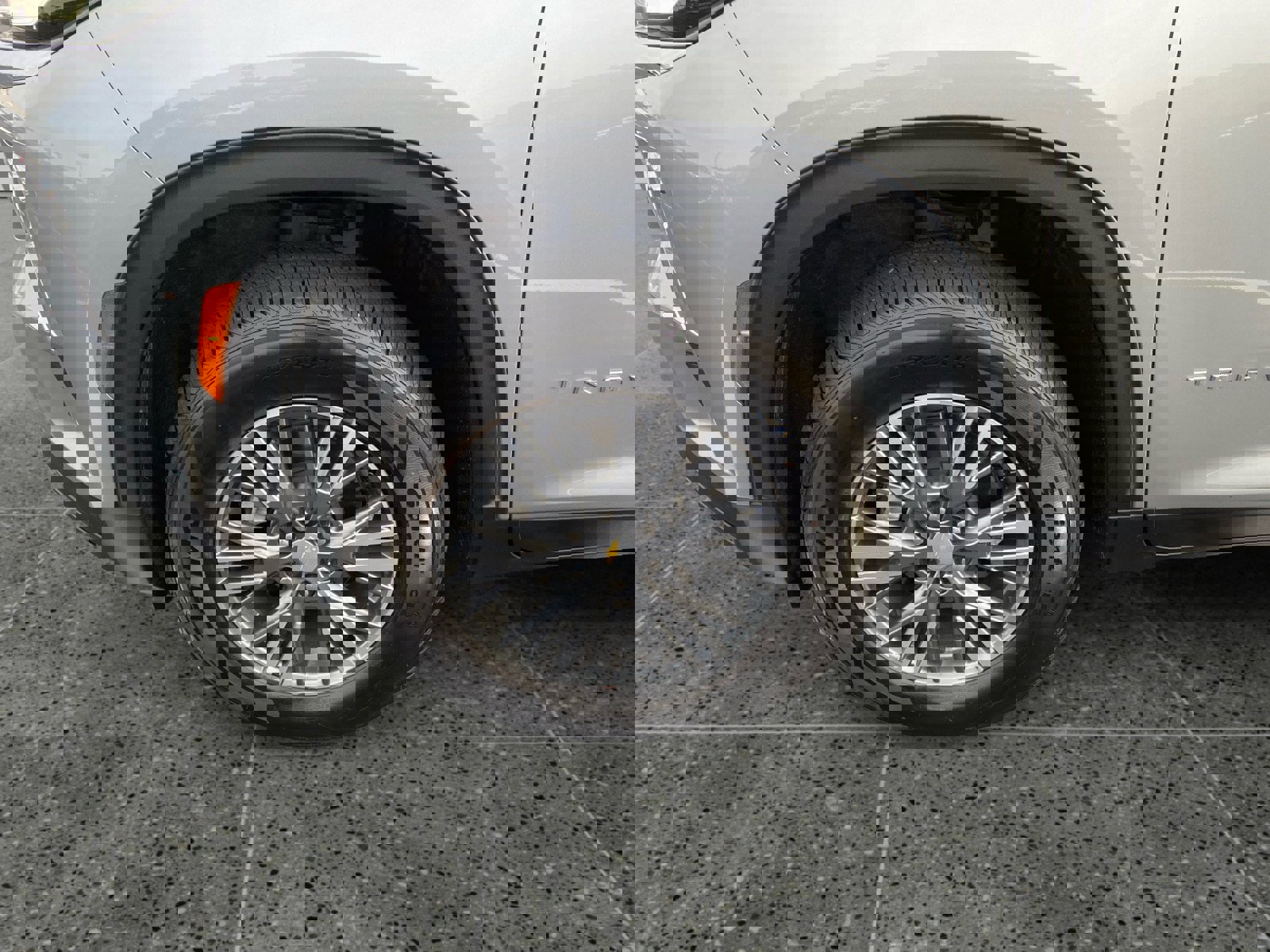 Used 2024 Chevrolet Traverse LT image 14