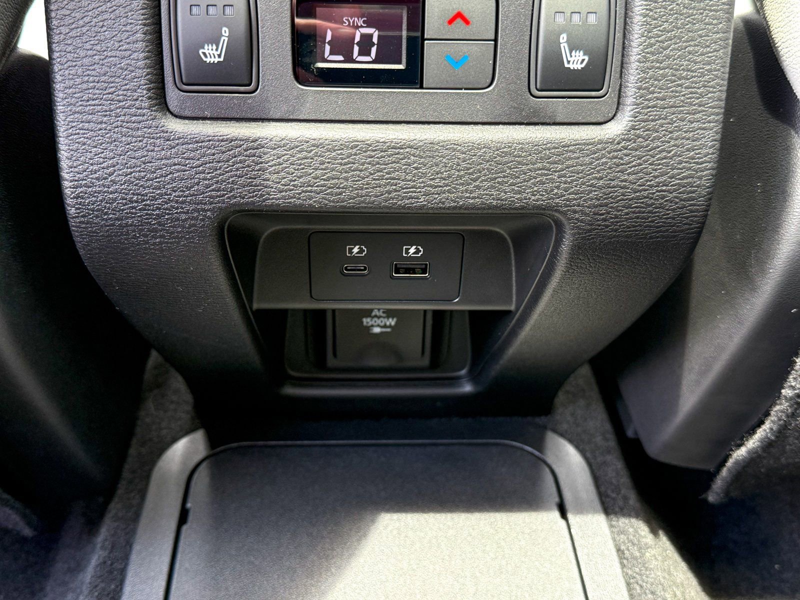 New 2025 Mitsubishi Outlander SEL image 12